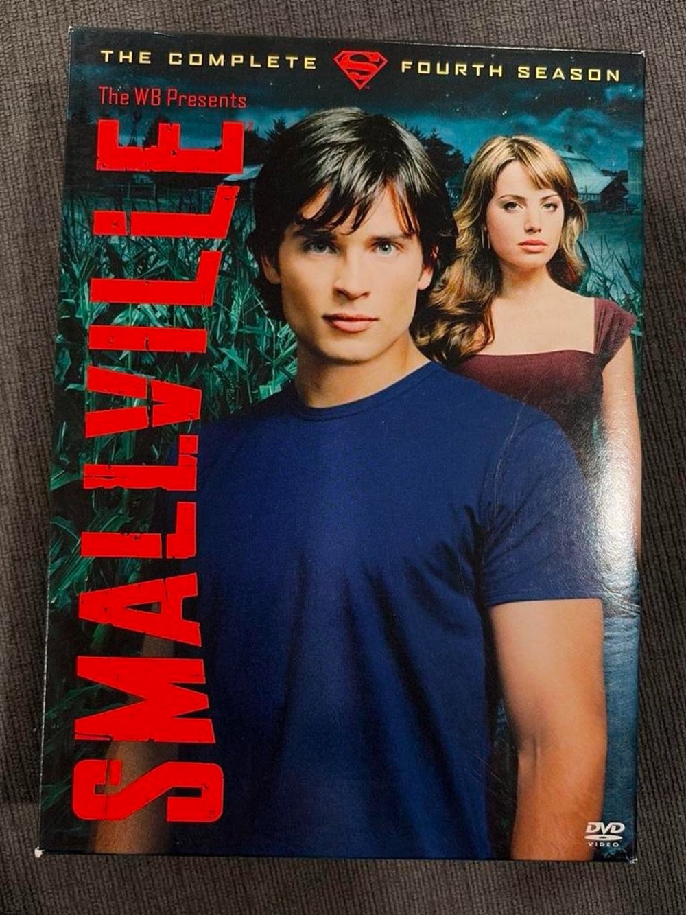 Smallville DVD - The Complete 4th Season - LIKE NEW!!    superman tv dvds fourth